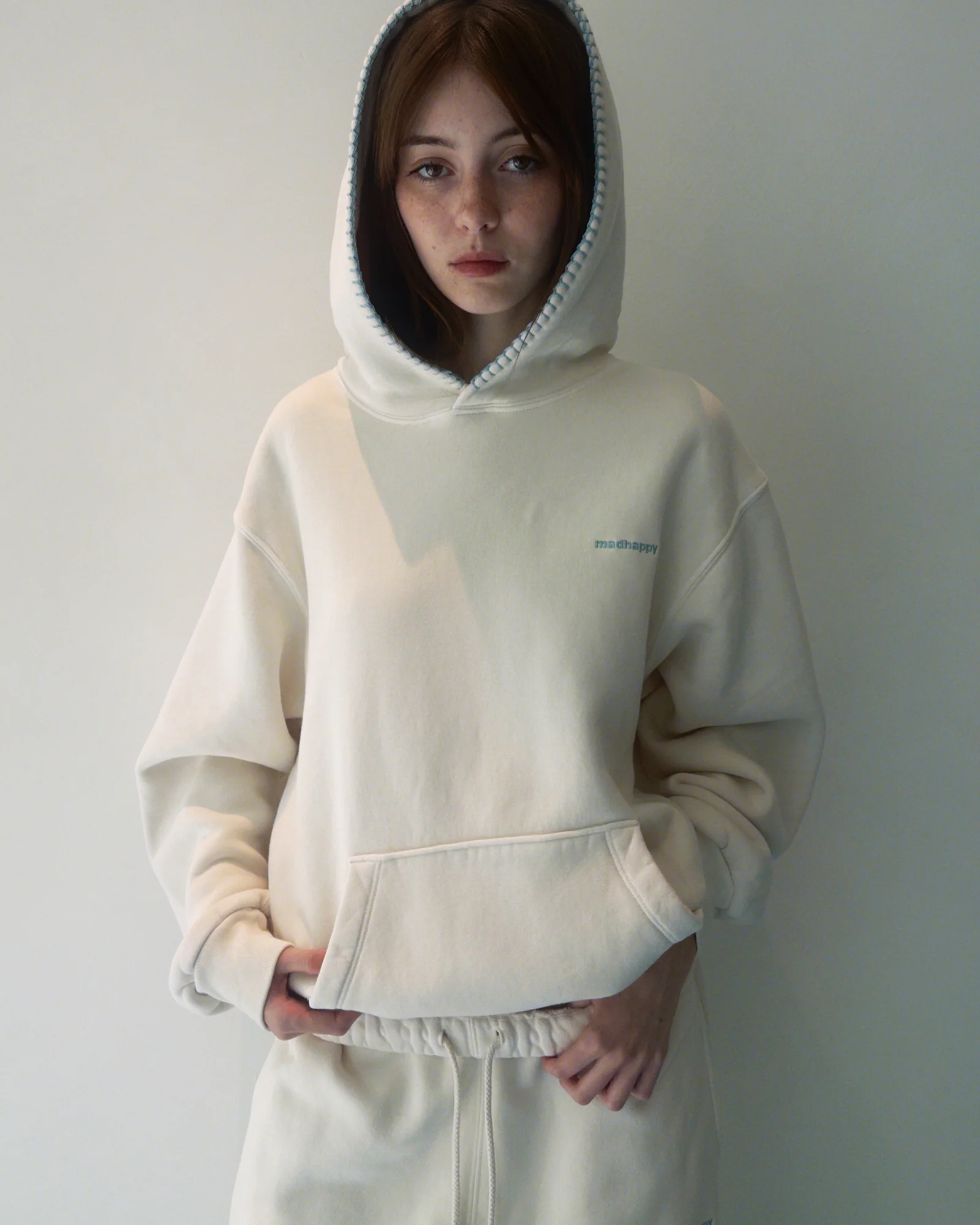 1617-classics-midweight-fleece-hoodie-1.webp