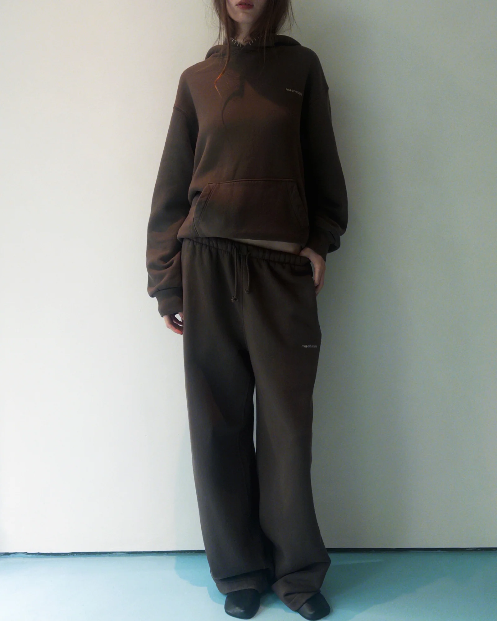 1754-classics-midweight-straight-sweatpant-1.jpg