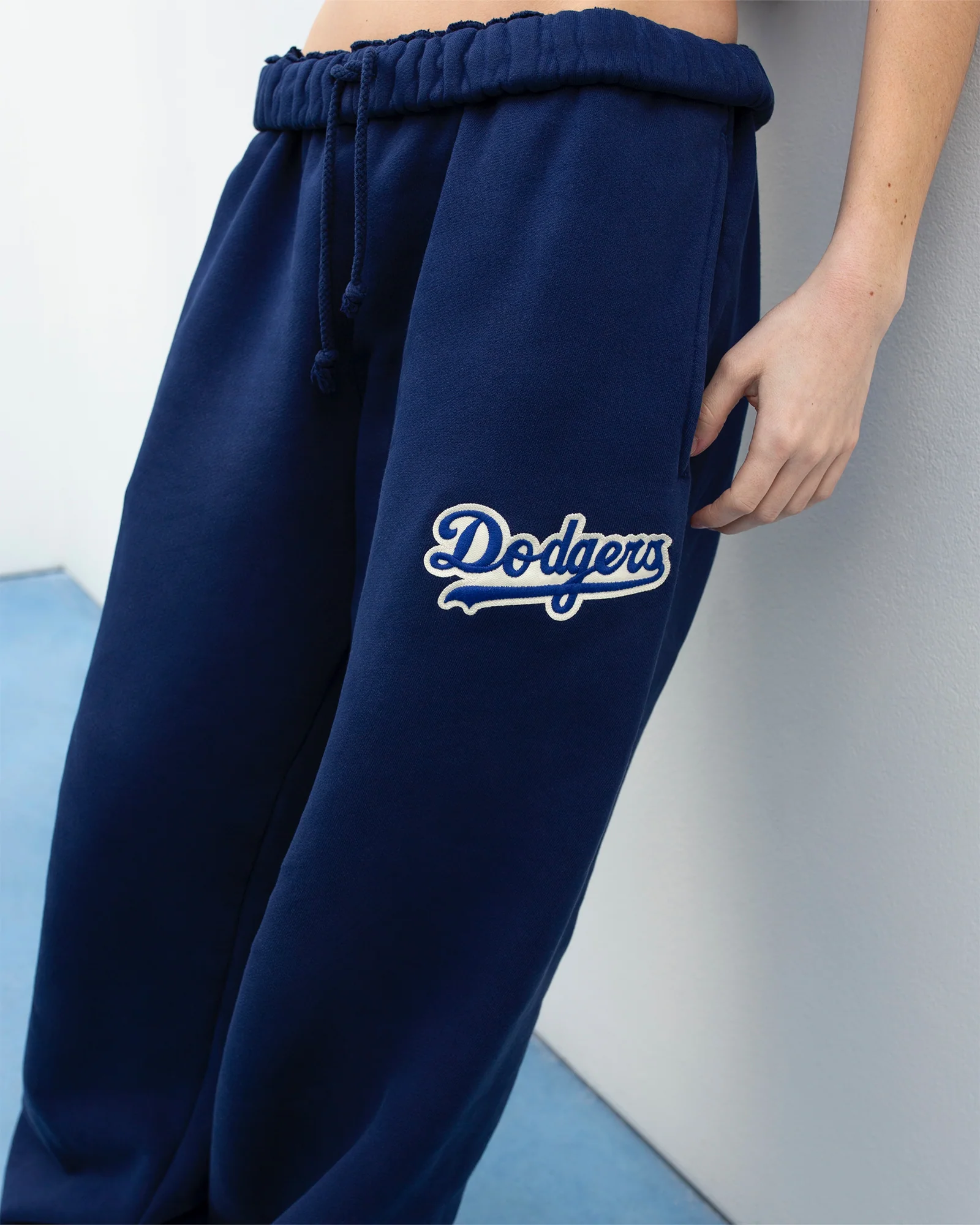 2299-dodgers-appliqu-fleece-sweatpant-1.webp