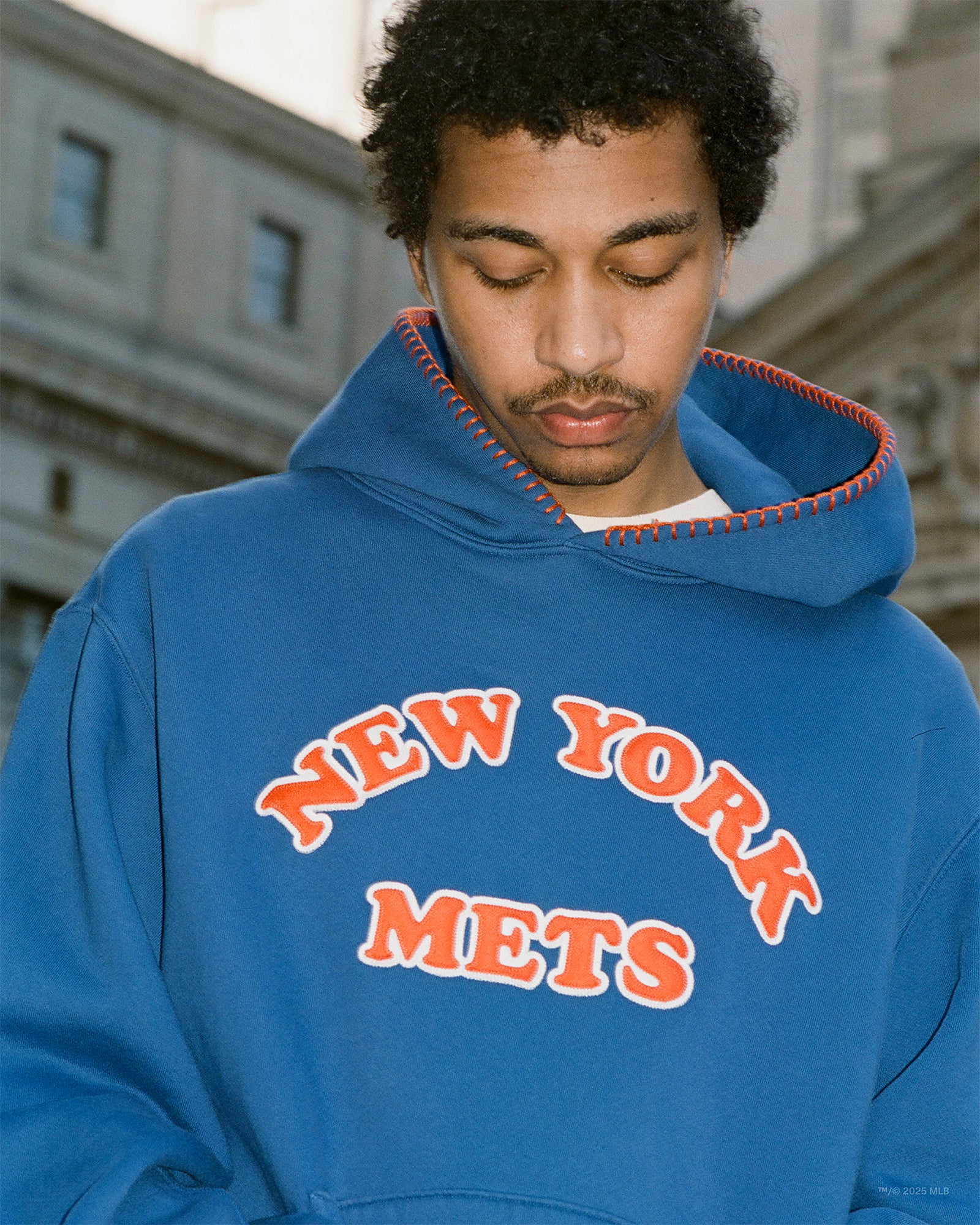 3653-mets-cooper-applique-hoodie-1.jpg