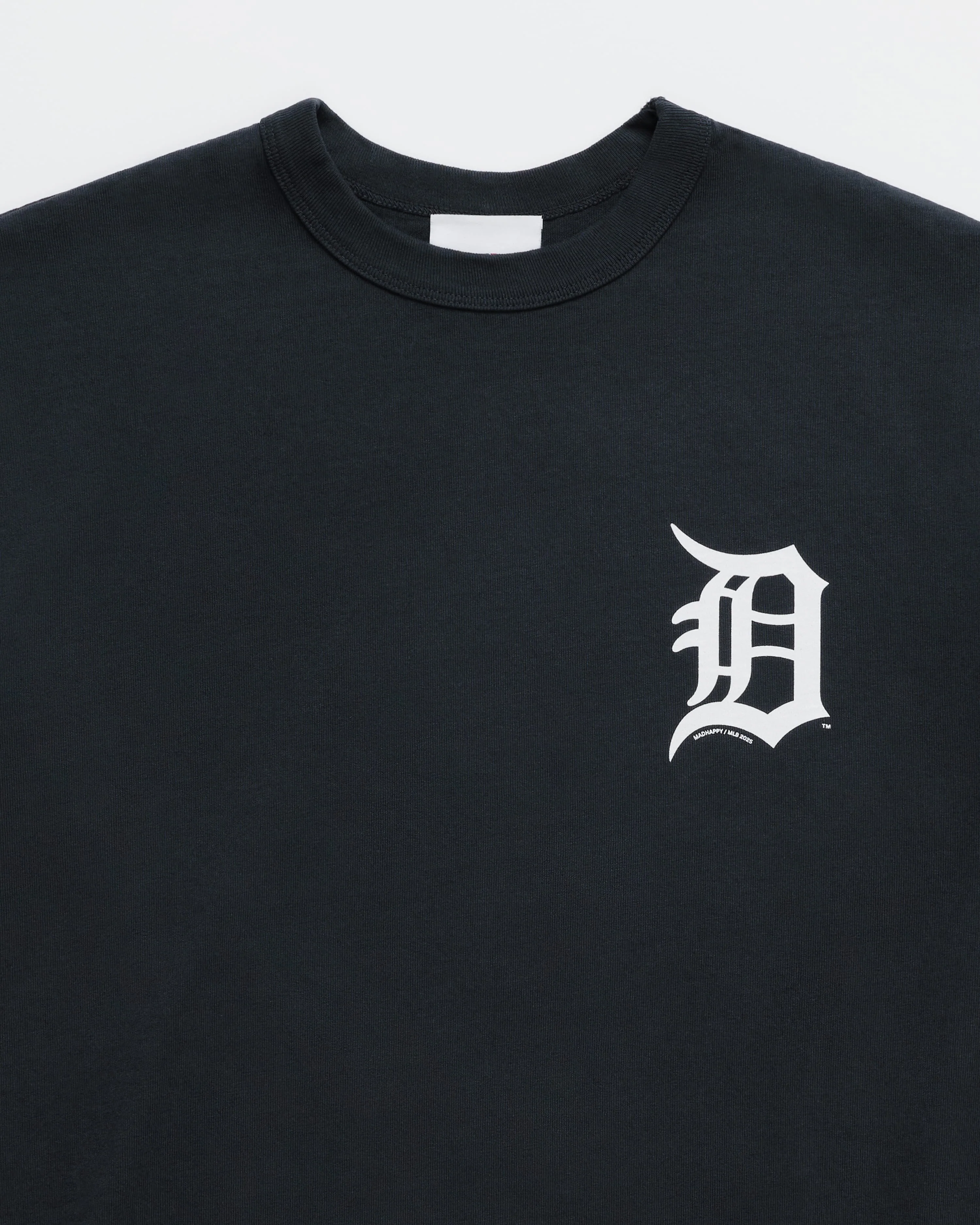 4286-tigers-printed-heavyweight-tee-1.webp