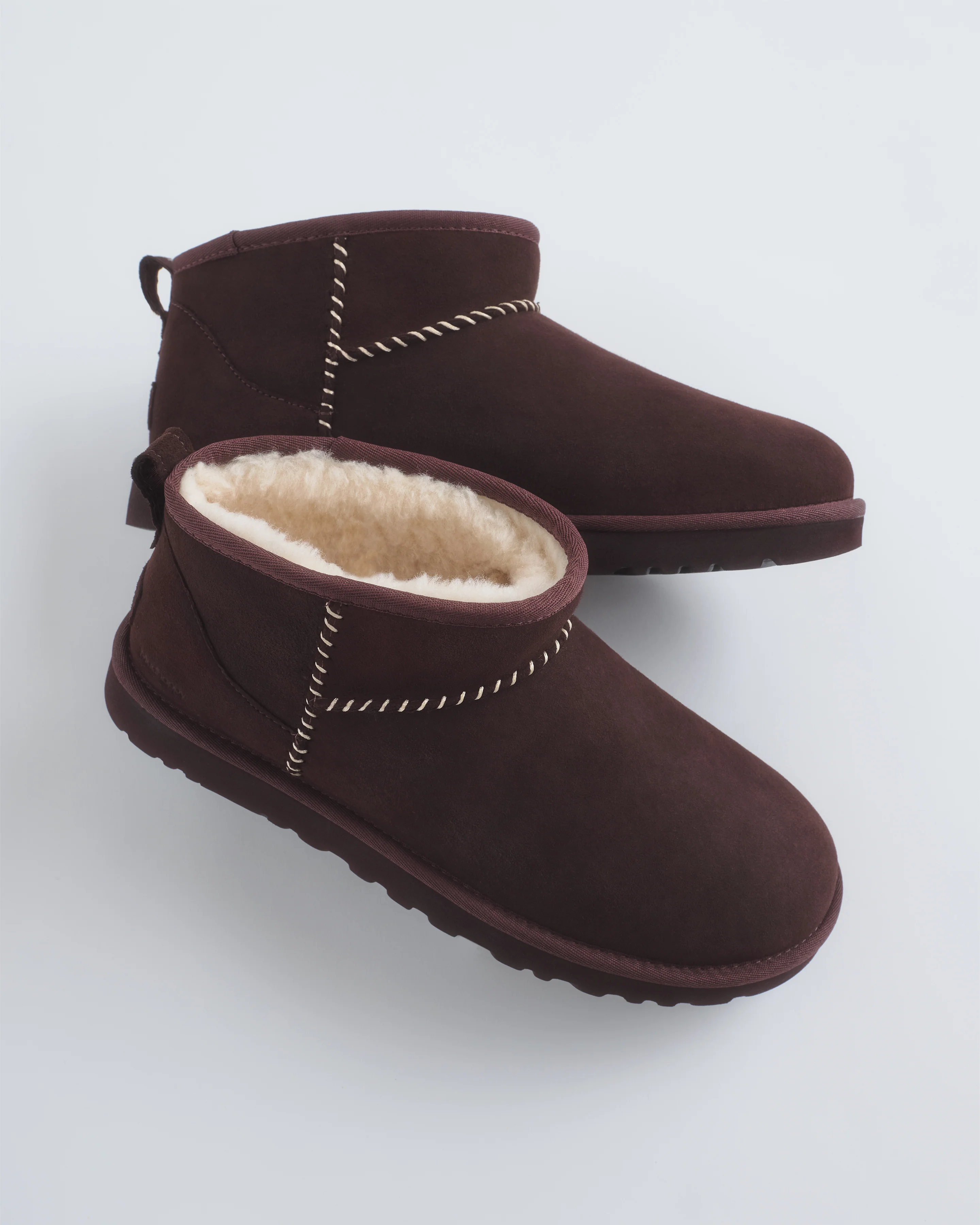 4307-ugg-classic-ultra-mini-1.webp